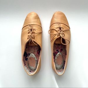 Flat round toe oxford leather shoes
